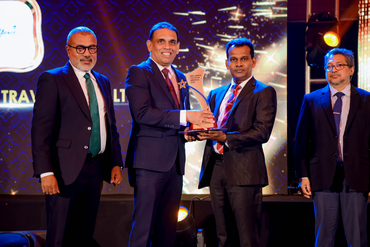 Suranga Ratnayake – Vice President/ COO of Aitken Spence Travels receiving the award